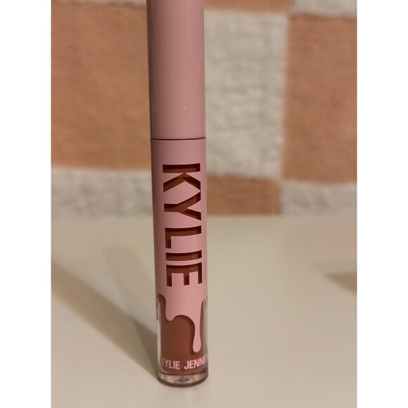 Kylie Cosmetics - Picture 1 of 3